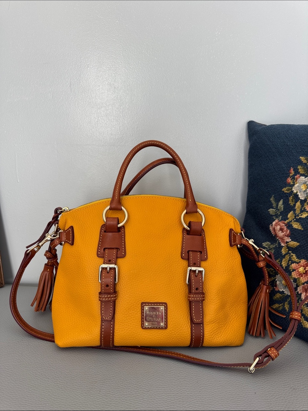 DOONEY & BOURKE CANARY YELLOW & BROWN TRIM PEBBLED LEATHER SATCHEL & COIN POUCH - Picture 4 of 16